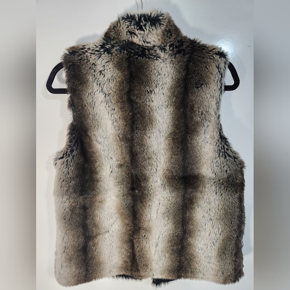 Faux Fur Vest in Brown and Black, Size Med - Picture 5 of 7